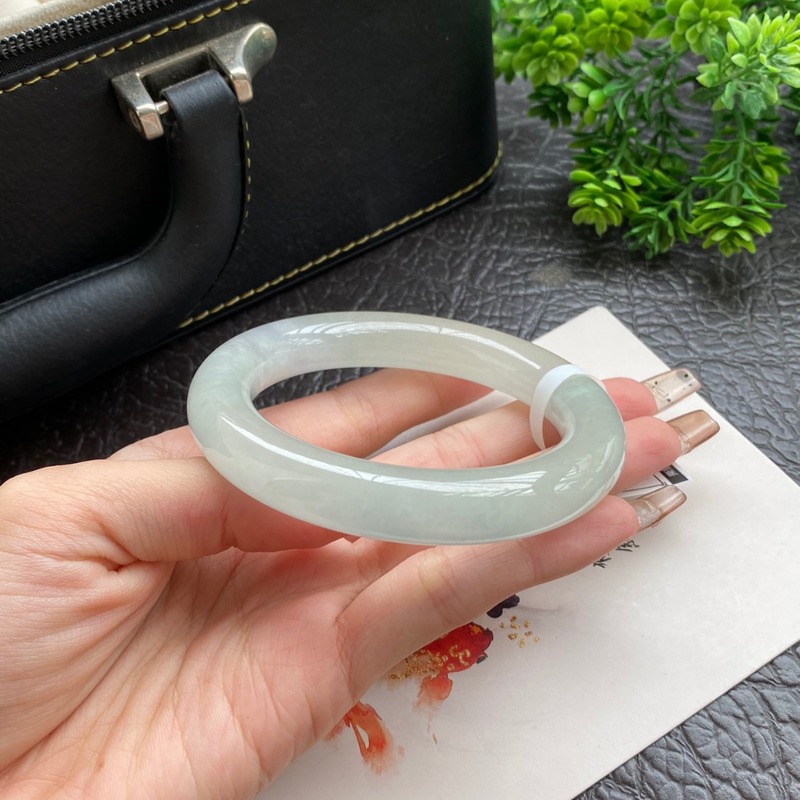 Bracelet pour femmes du Myanma - Lighting avis et prix